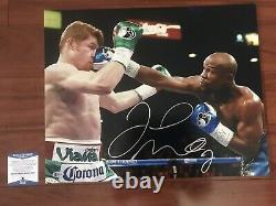 Boxing Great Floyd Mayweather Autographed 16x20 Photo Beckett COA