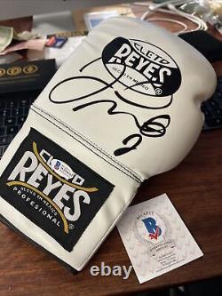 FLOYD MAYWEATHER JR. Signed Auto CLETO REYES Boxing Glove. BECKETT WITNESSED COA