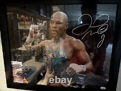 Floyd Mayweather Autographed 16x20 Photo JSA Authenticated (FRAME NOT INCLUDED)