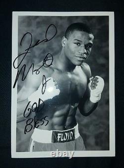 Floyd Mayweather Jr autograph 5 x 7 inch black and white photo