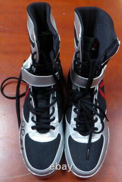 Chaussures de boxe argentées Reebok signées par Floyd Mayweather Jr. - Beckett Bas 121801