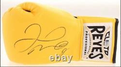 Floyd Mayweather Jr. a signé le gant jaune de boxe Cleto Reyes avec un certificat d'authenticité de Beckett COA
