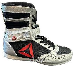 Floyd Mayweather a signé une chaussure de boxe Reebok avec un autographe Beckett témoin BAS COA