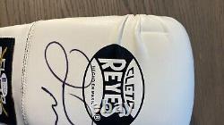 Gant de boxe Cleto Reyes blanc signé par Floyd Mayweather Jr BAS WD96439